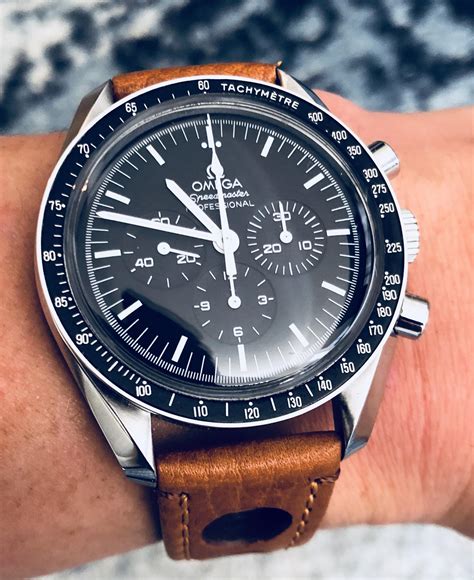 omega speedmaster professional moon watch strap size|Omega Speedmaster 18mm rubber strap.